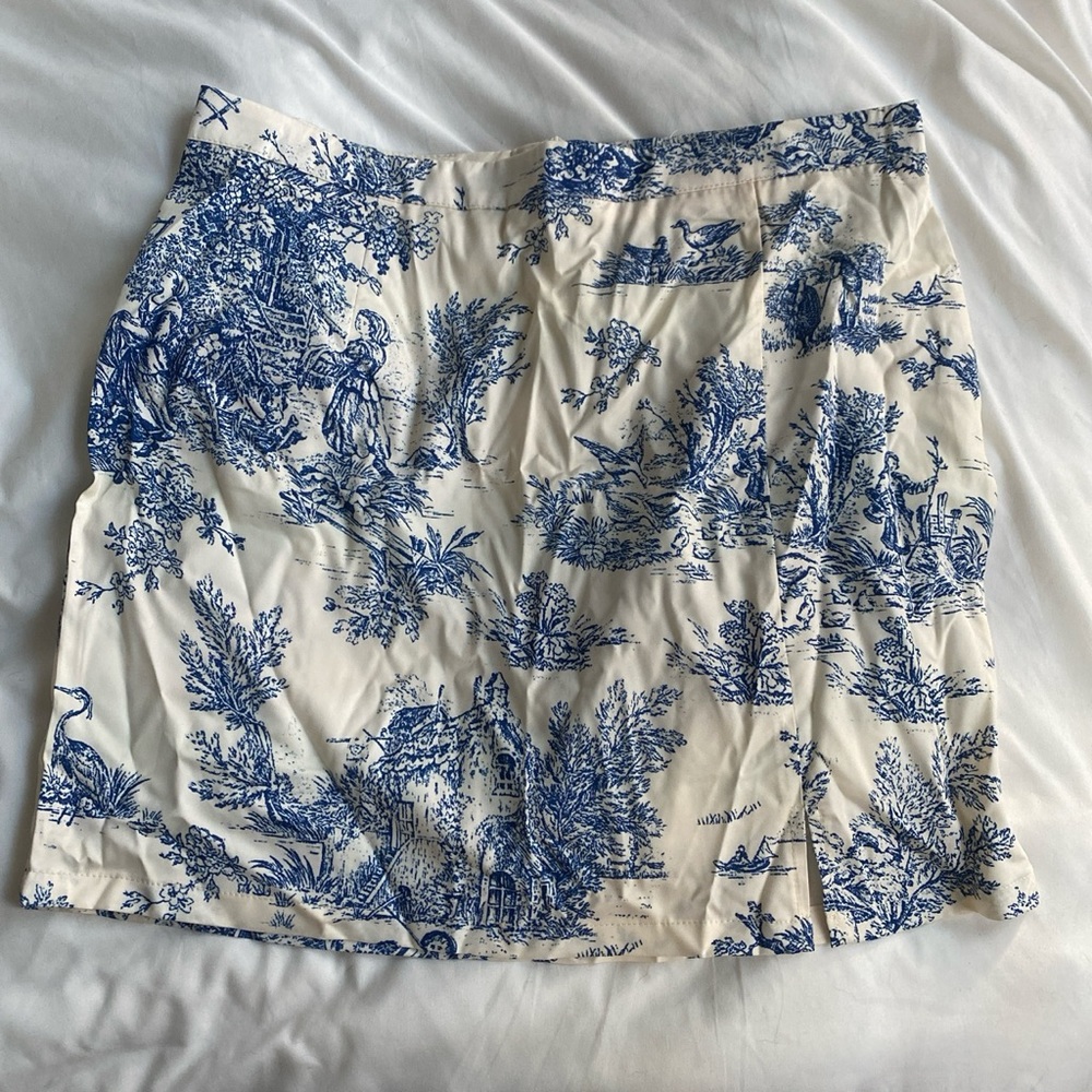 Brand new toile de jouy print cider mini skirt NWT *part of a matching set*